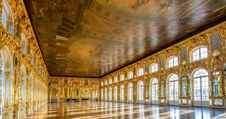Cận cảnh cung điện Catherine ở St Petersburg